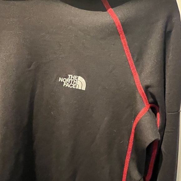 North face longsleeved exercise shirt - Picture 3 of 4